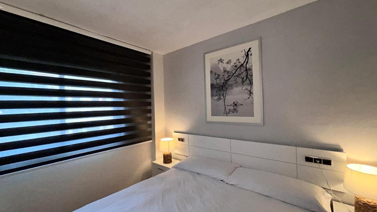 Apartamentos Los Tulipanes Salou Esterno foto
